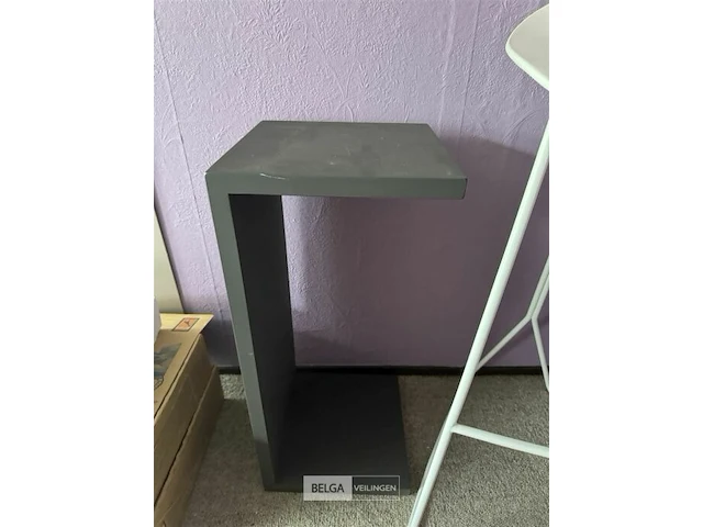 Design buffetstoel + houten staander - afbeelding 3 van  4