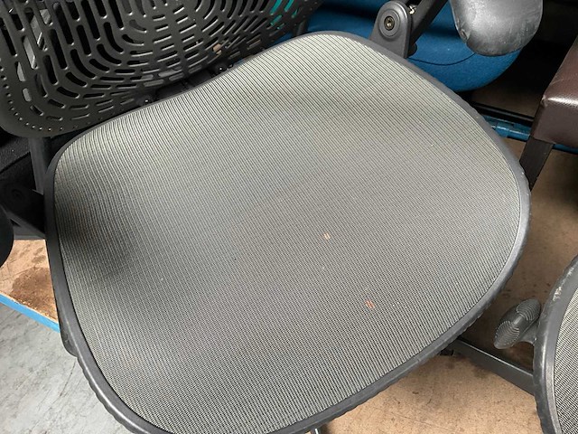 Design bureastoel herman miller mirra 1 (2x) - afbeelding 2 van  12
