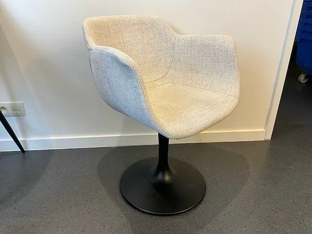 Design draaistoel fausto - afbeelding 2 van  7