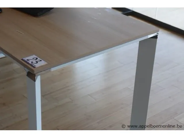 Design hoekbureau, vv houten schrijfblad en ladenblok - afbeelding 2 van  3