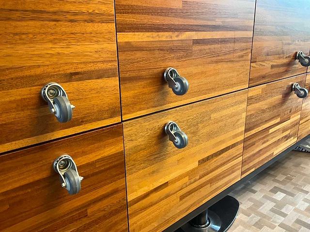 Design kantoormeubilair - afbeelding 6 van  28