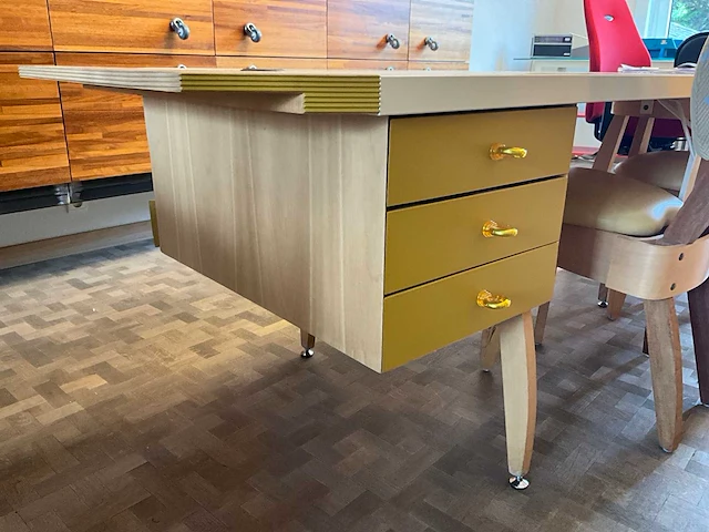 Design kantoormeubilair - afbeelding 24 van  28