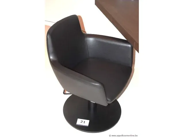 Design kappersstoel greiner, in hoogte verstelbaar, zwarte skai bekleed - afbeelding 1 van  1