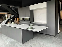 Design keuken opstelling met inbouwapparatuur - afbeelding 1 van  40