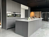 Design keuken opstelling met inbouwapparatuur - afbeelding 12 van  40