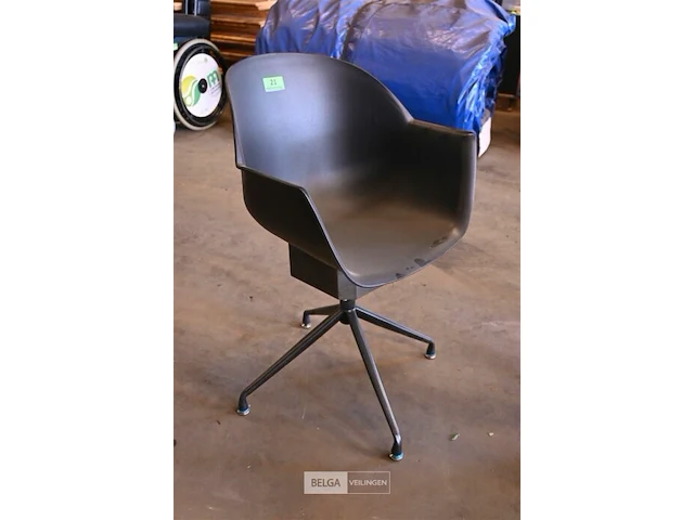 Design kuipstoel - afbeelding 1 van  4