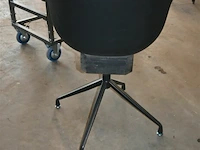 Design kuipstoel - afbeelding 3 van  4