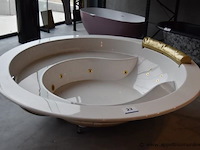 Design massagebad dia 210