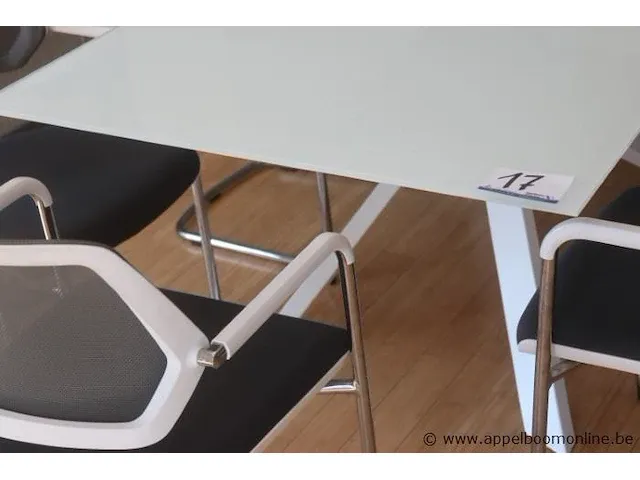 Design rechthoekige conferentietafel vv glazen bovenblad, compl met 8 design armstoelen - afbeelding 2 van  3
