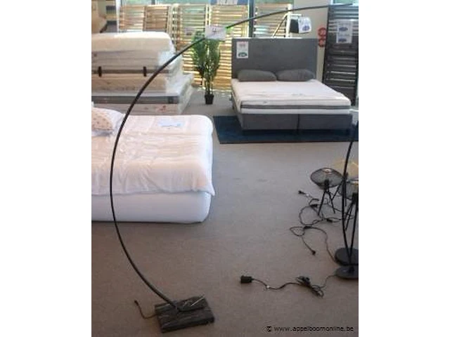 Design staanlamp - afbeelding 1 van  2