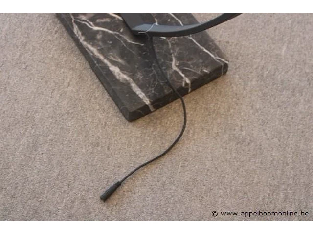 Design staanlamp - afbeelding 2 van  2