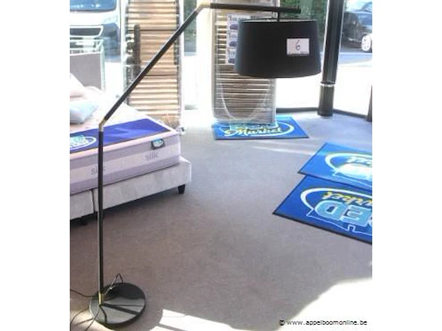 Design staanlamp - afbeelding 1 van  2