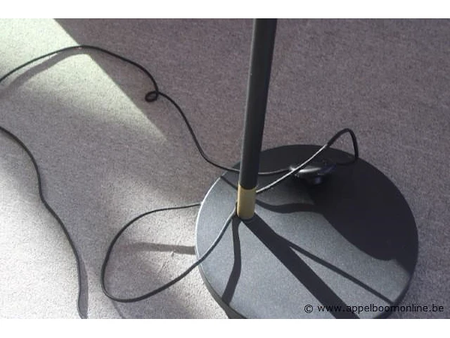 Design staanlamp - afbeelding 2 van  2