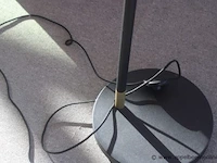 Design staanlamp - afbeelding 2 van  2