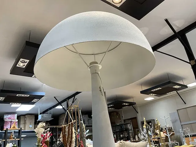 Design vloerlamp - afbeelding 4 van  5