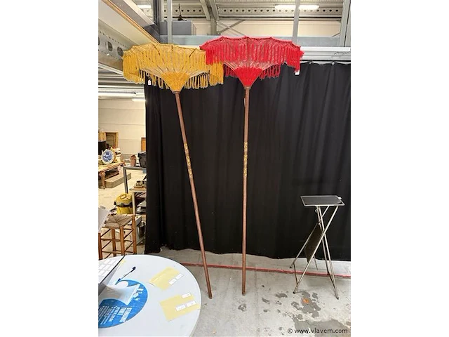 Design zonnescherm - rode kleur - afbeelding 1 van  6