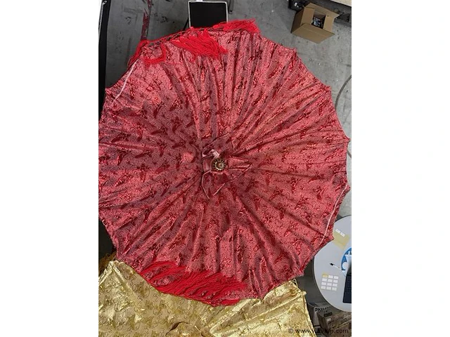 Design zonnescherm - rode kleur - afbeelding 4 van  6