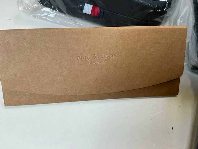 Designer brillendozen & -hoesjes (40x) - afbeelding 8 van  9