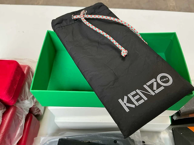 Designer brillendozen & -hoesjes (50x) - afbeelding 10 van  12