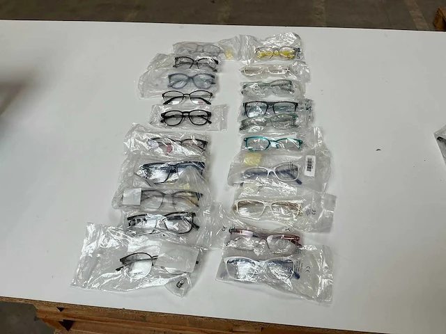 Designer brilmonturen (20x) - afbeelding 1 van  12