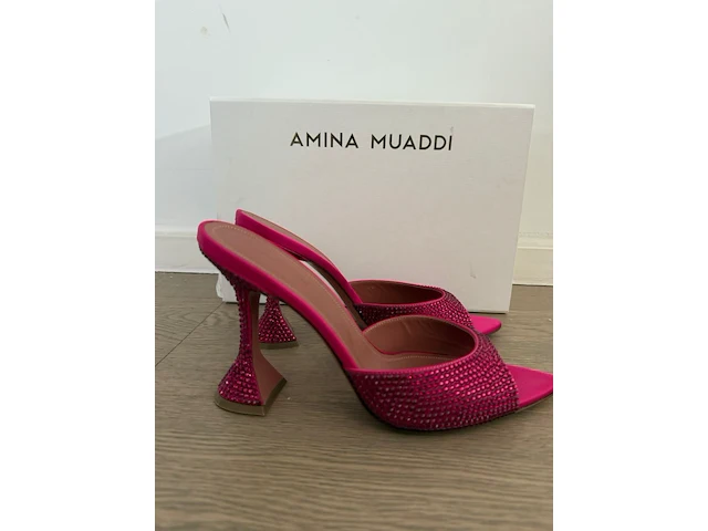 Designer schoenen amina muaddi - afbeelding 1 van  8