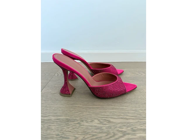 Designer schoenen amina muaddi - afbeelding 2 van  8