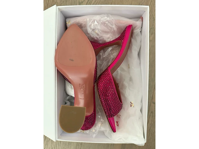 Designer schoenen amina muaddi - afbeelding 8 van  8