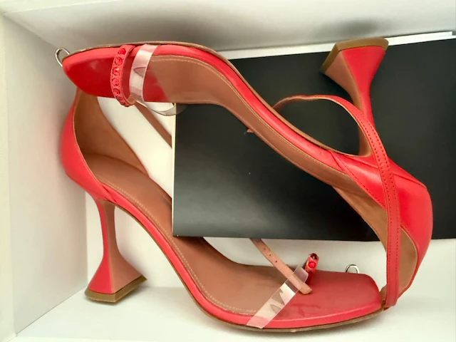 Designer schoenen amina muaddi - afbeelding 4 van  7