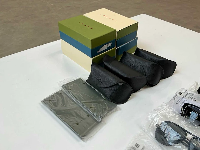 Designer zonnebril (13x) - afbeelding 16 van  16