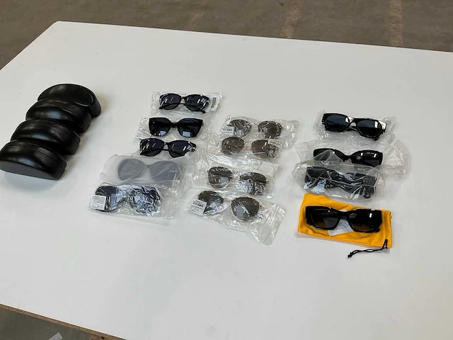 Designer zonnebril (13x) - afbeelding 1 van  11