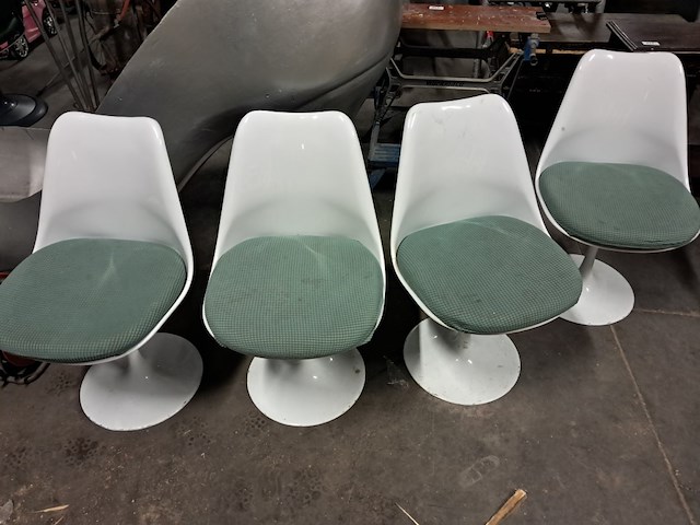 Designstoelen metaal-polyester zithoogte 470mm rugleuning 810mm - afbeelding 1 van  3