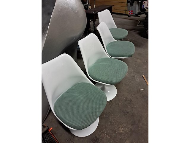 Designstoelen metaal-polyester zithoogte 470mm rugleuning 810mm - afbeelding 3 van  3