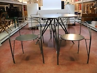 Designtafel en 4 stoelen - afbeelding 3 van  5