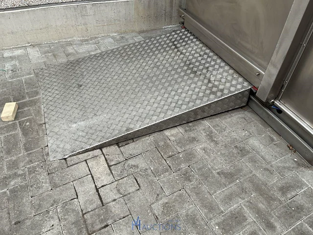 Desinfecteer/reinigingsmachine voor karren lapauw - afbeelding 9 van  9