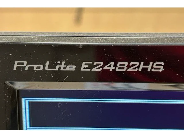Desktop en toebehoren - afbeelding 7 van  7