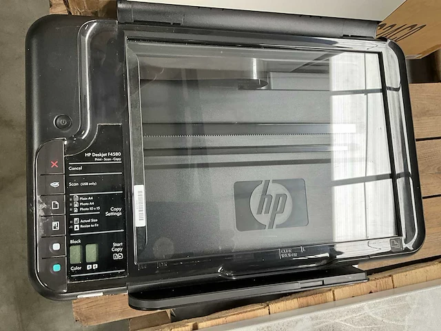 Desktop hp met monitor, printer, toetsenbord en muis - afbeelding 7 van  8