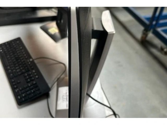 Desktop hp met toebehoren - afbeelding 3 van  7