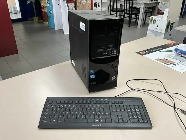 Desktop pc hp pro 3300 mt + hd lacie - afbeelding 1 van  8