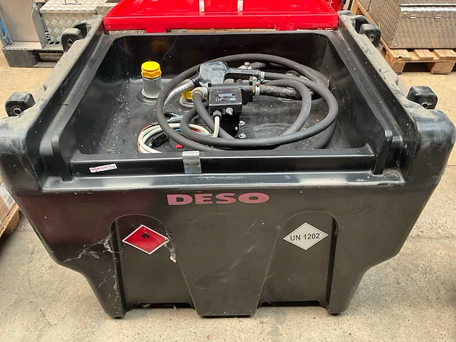Deso 430l brandstoftank - afbeelding 1 van  8