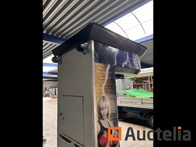 Deuk van fist fairground merk en model onbekend - afbeelding 8 van  8