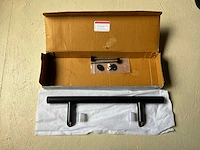 Deurgreep rvs zwart gecoat 500mm met schuine voeten - afbeelding 1 van  8