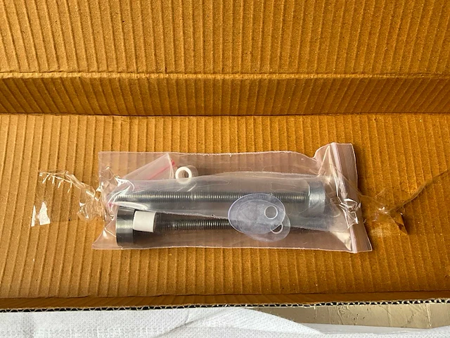 Deurgreep t-model 500mm in roestvrijstaal met schuine voeten - afbeelding 4 van  11