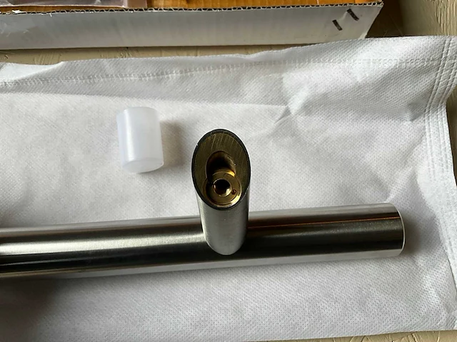 Deurgreep t-model 500mm in roestvrijstaal met schuine voeten - afbeelding 10 van  11