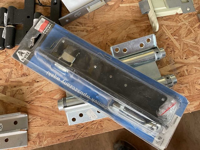 Deursloten en scharnieren - afbeelding 3 van  12