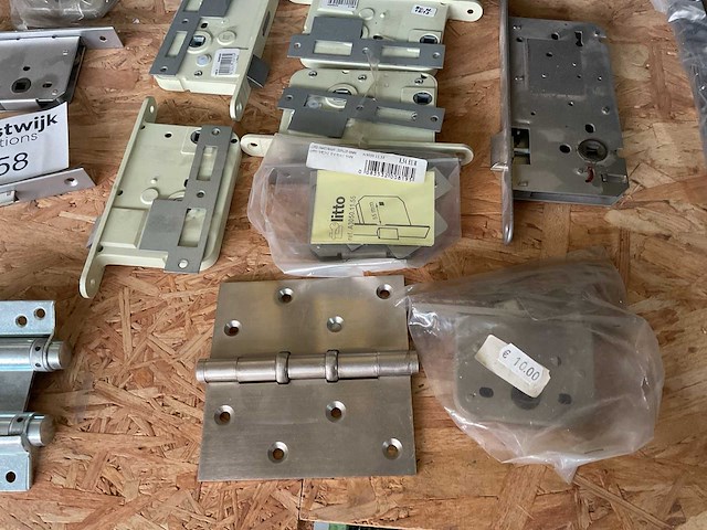 Deursloten en scharnieren - afbeelding 5 van  12