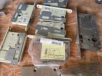 Deursloten en scharnieren - afbeelding 6 van  12