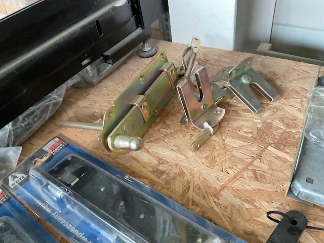 Deursloten en scharnieren - afbeelding 11 van  12