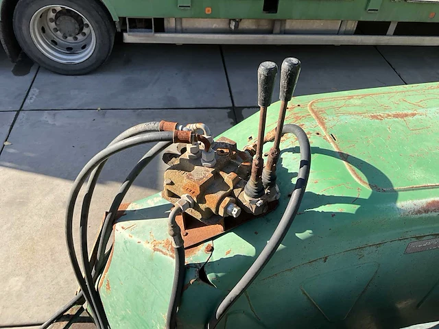 Deutz d6006 tweewielaangedreven landbouwtractor - afbeelding 13 van  16