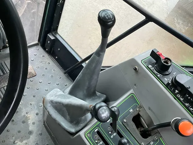 Deutz-fahr dx6.31se vierwielaangedreven landbouwtractor - afbeelding 12 van  27