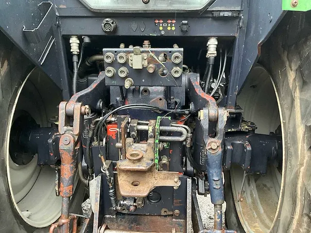 Deutz-fahr dx6.31se vierwielaangedreven landbouwtractor - afbeelding 24 van  27